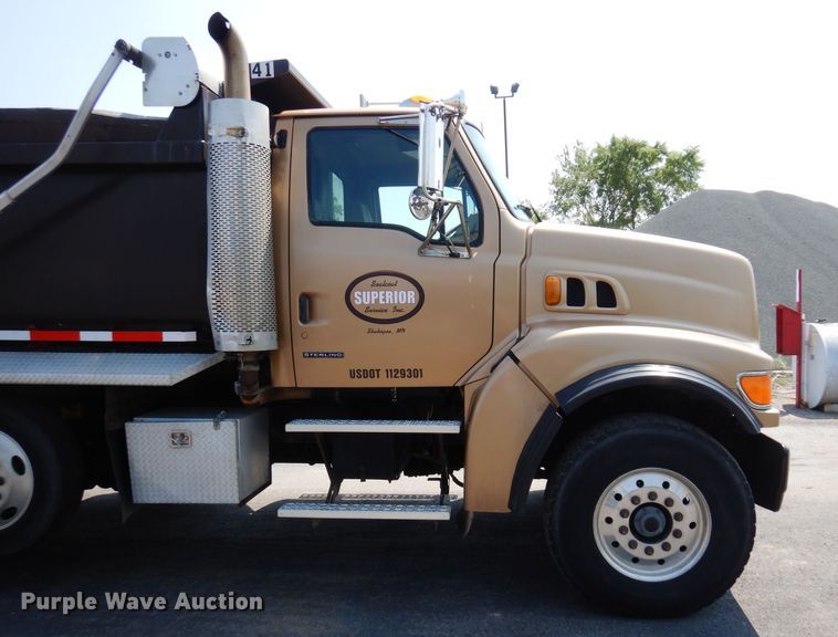 image for item AF9709 2004 Sterling L8500  dump truck