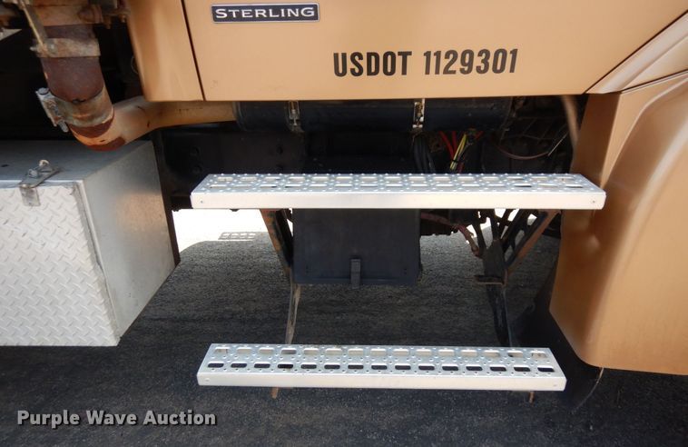 image for item AF9709 2004 Sterling L8500  dump truck