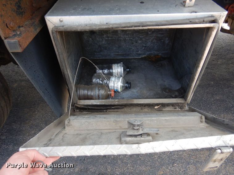 image for item AF9709 2004 Sterling L8500  dump truck