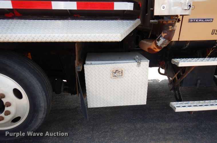 image for item AF9709 2004 Sterling L8500  dump truck