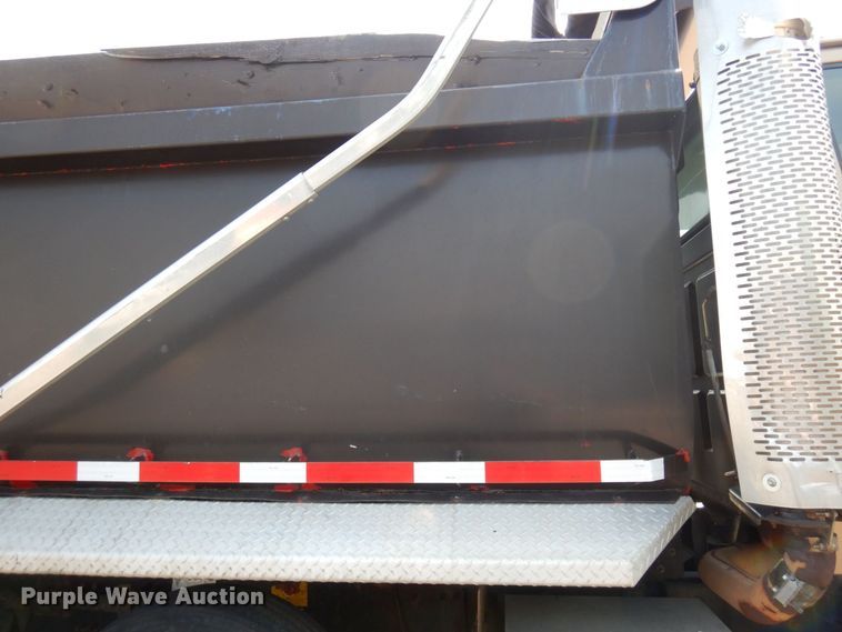 image for item AF9709 2004 Sterling L8500  dump truck