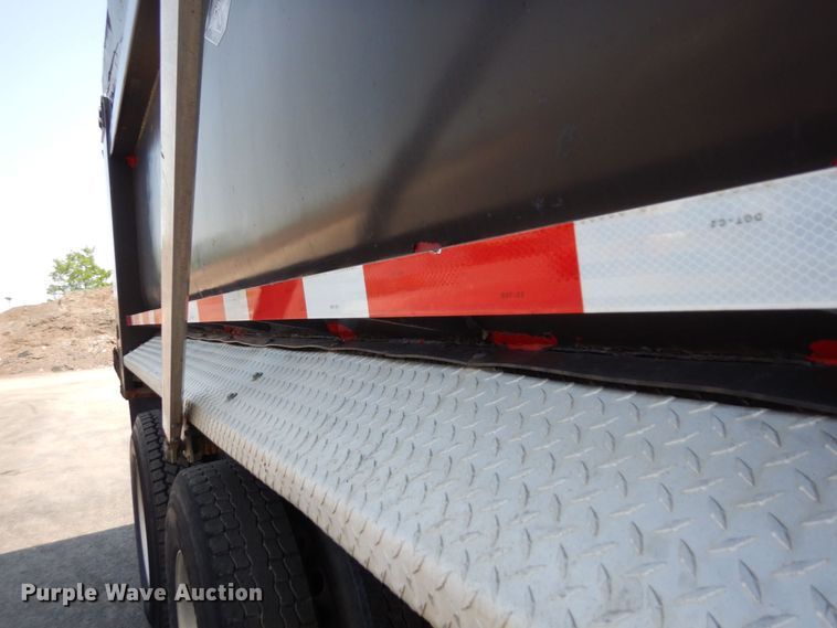 image for item AF9709 2004 Sterling L8500  dump truck