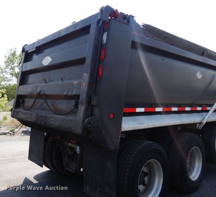 image for item AF9709 2004 Sterling L8500  dump truck