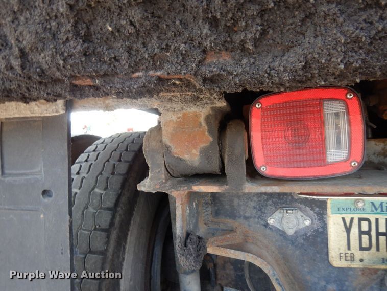 image for item AF9709 2004 Sterling L8500  dump truck