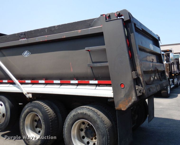 image for item AF9709 2004 Sterling L8500  dump truck