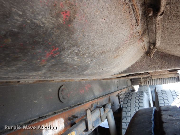 image for item AF9709 2004 Sterling L8500  dump truck