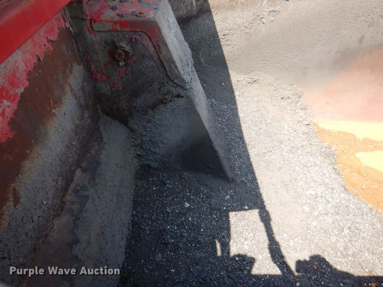 image for item AF9709 2004 Sterling L8500  dump truck