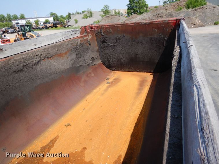 image for item AF9709 2004 Sterling L8500  dump truck