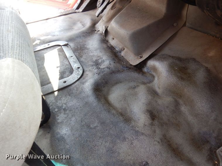 image for item AF9709 2004 Sterling L8500  dump truck