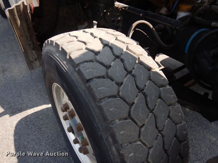 image for item AF9709 2004 Sterling L8500  dump truck