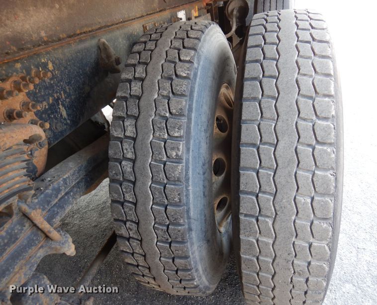 image for item AF9709 2004 Sterling L8500  dump truck