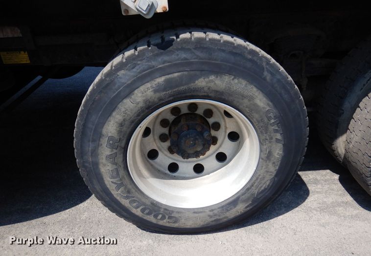 image for item AF9709 2004 Sterling L8500  dump truck