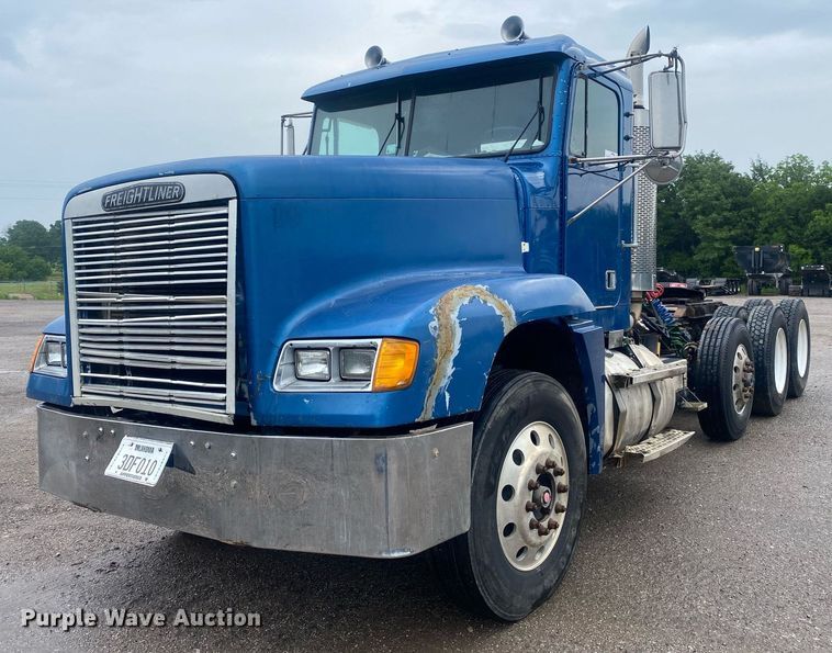 image for item DI7749 1993 Freightliner FLD  semi truck