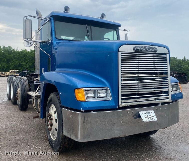 image for item DI7749 1993 Freightliner FLD  semi truck