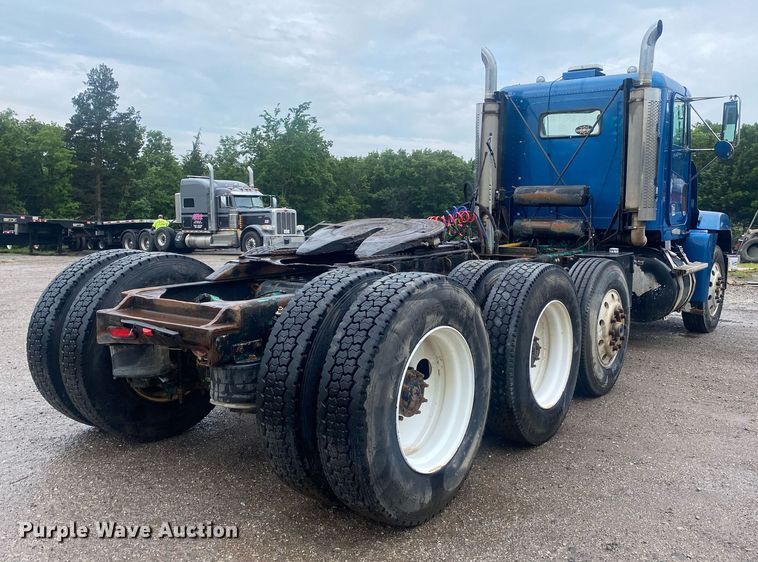 image for item DI7749 1993 Freightliner FLD  semi truck