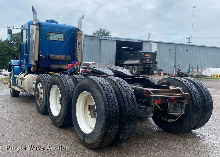 image for item DI7749 1993 Freightliner FLD  semi truck