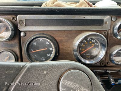 image for item DI7749 1993 Freightliner FLD  semi truck