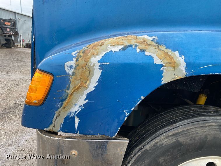 image for item DI7749 1993 Freightliner FLD  semi truck