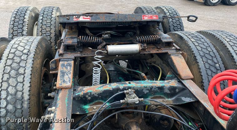 image for item DI7749 1993 Freightliner FLD  semi truck