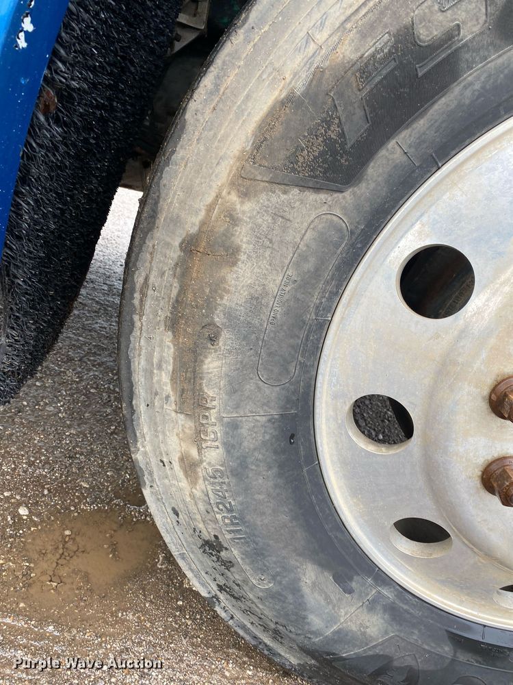 image for item DI7749 1993 Freightliner FLD  semi truck