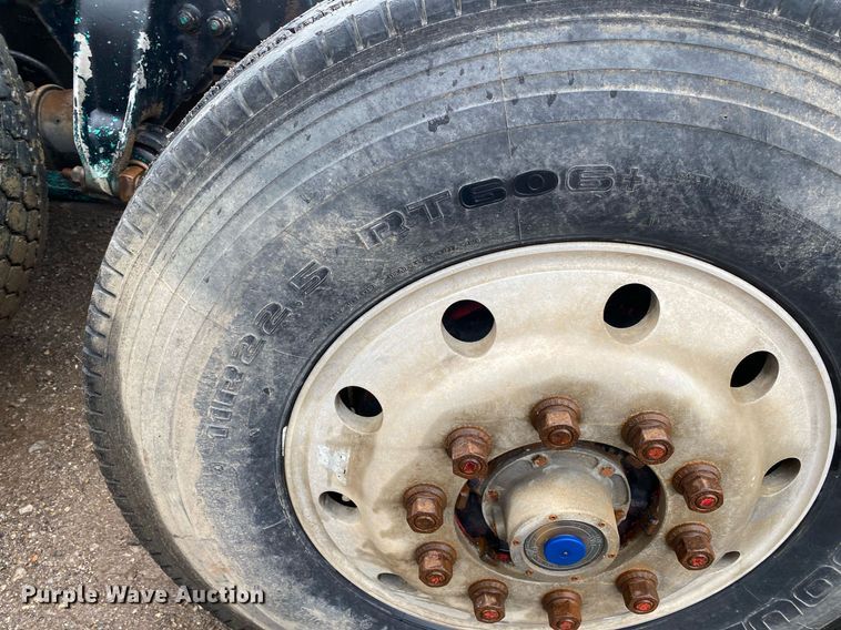 image for item DI7749 1993 Freightliner FLD  semi truck