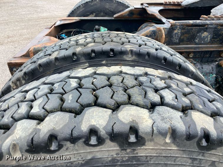 image for item DI7749 1993 Freightliner FLD  semi truck