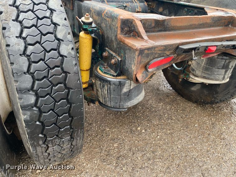 image for item DI7749 1993 Freightliner FLD  semi truck