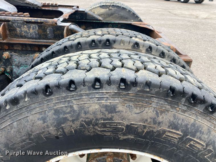 image for item DI7749 1993 Freightliner FLD  semi truck