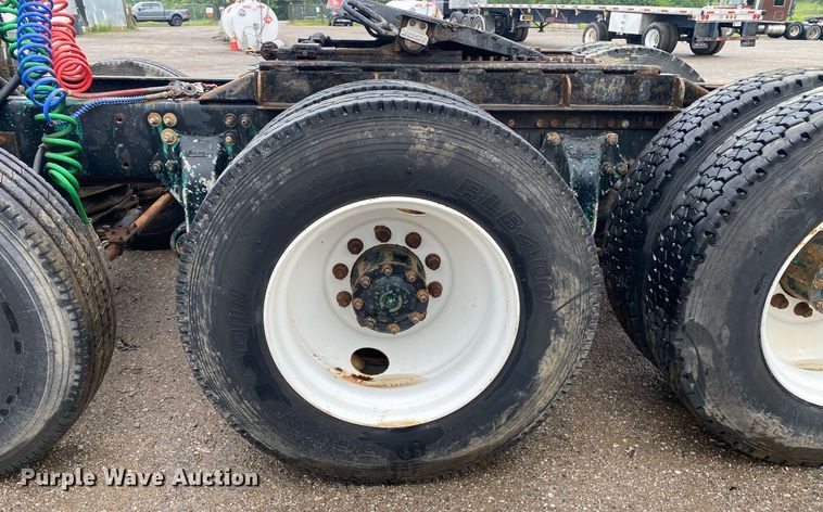 image for item DI7749 1993 Freightliner FLD  semi truck