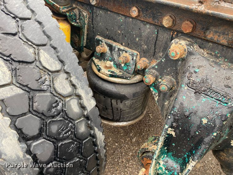 image for item DI7749 1993 Freightliner FLD  semi truck