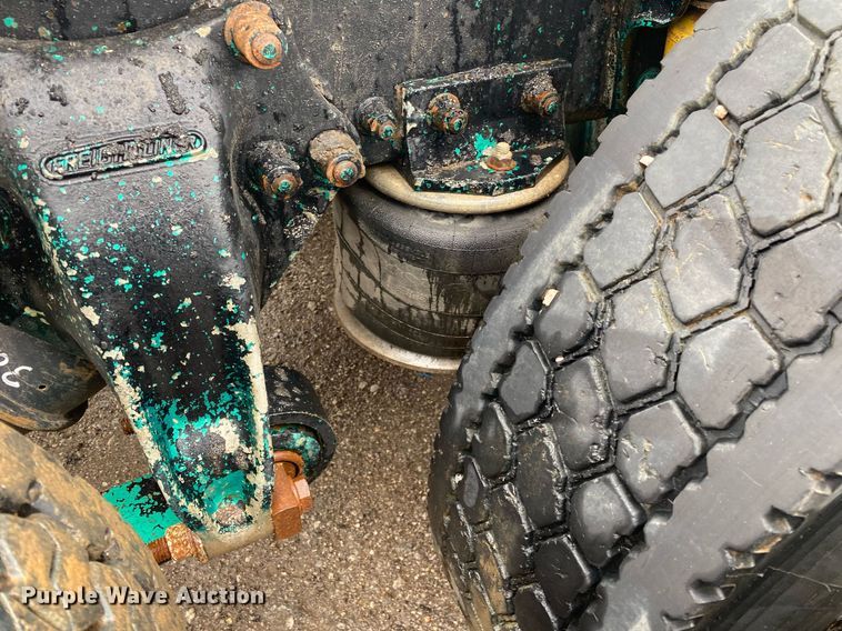 image for item DI7749 1993 Freightliner FLD  semi truck