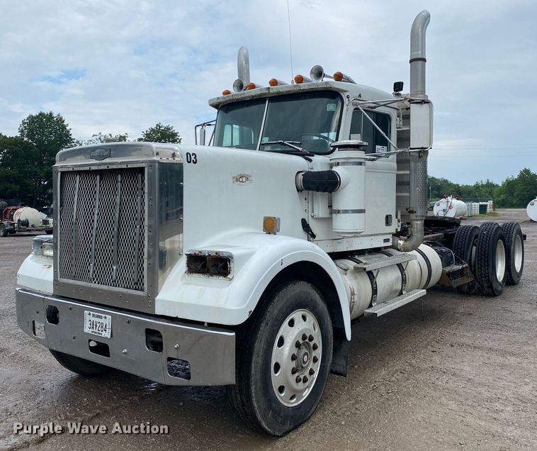 image for item DI7750 1985 Autocar AT  semi truck