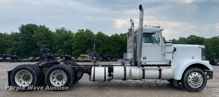 image for item DI7750 1985 Autocar AT  semi truck