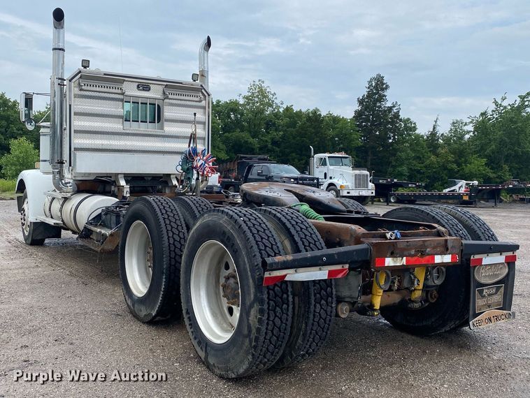 image for item DI7750 1985 Autocar AT  semi truck