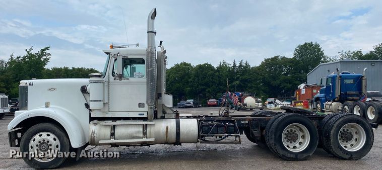 image for item DI7750 1985 Autocar AT  semi truck