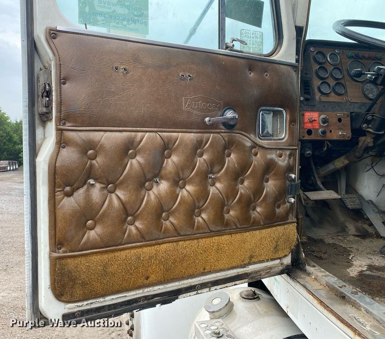 image for item DI7750 1985 Autocar AT  semi truck