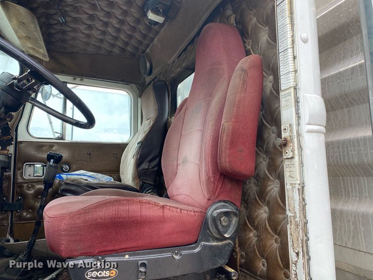 image for item DI7750 1985 Autocar AT  semi truck