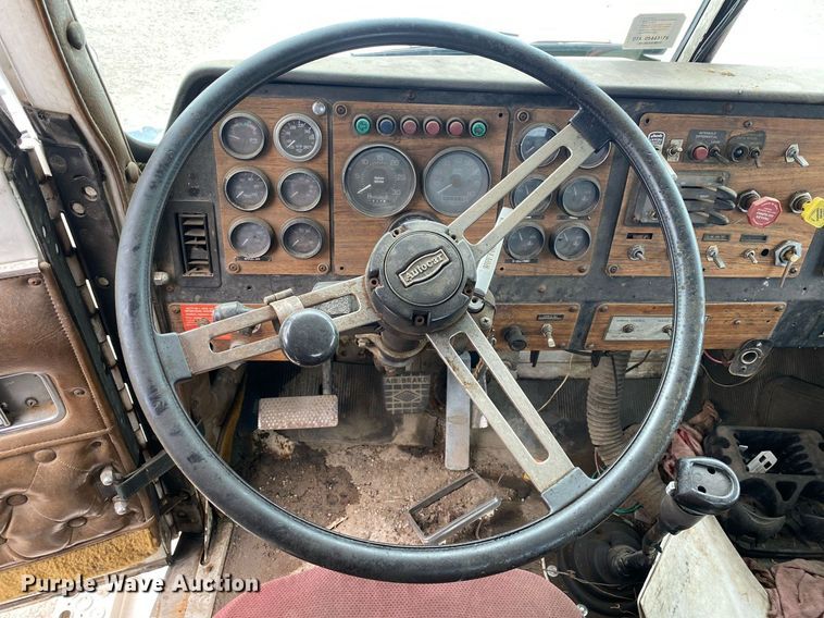 image for item DI7750 1985 Autocar AT  semi truck