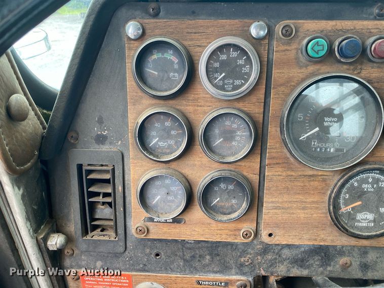 image for item DI7750 1985 Autocar AT  semi truck