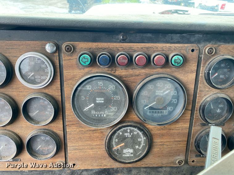 image for item DI7750 1985 Autocar AT  semi truck