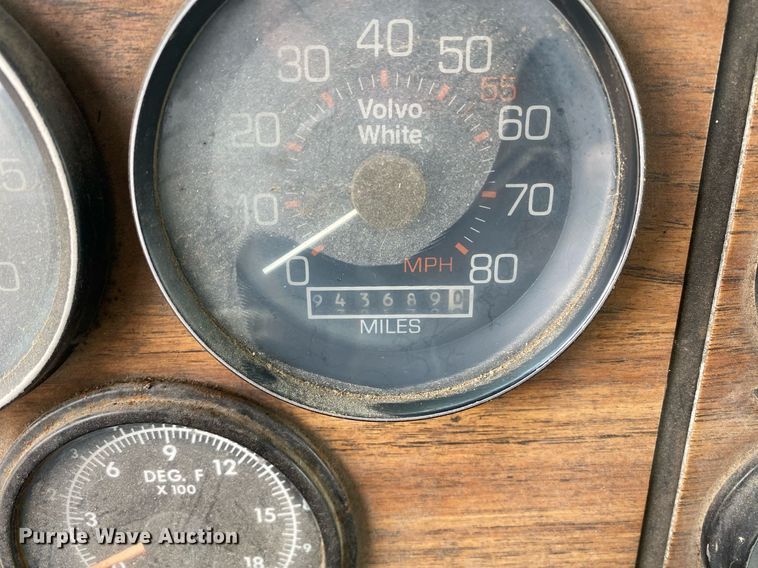 image for item DI7750 1985 Autocar AT  semi truck