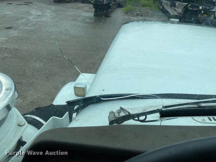 image for item DI7750 1985 Autocar AT  semi truck