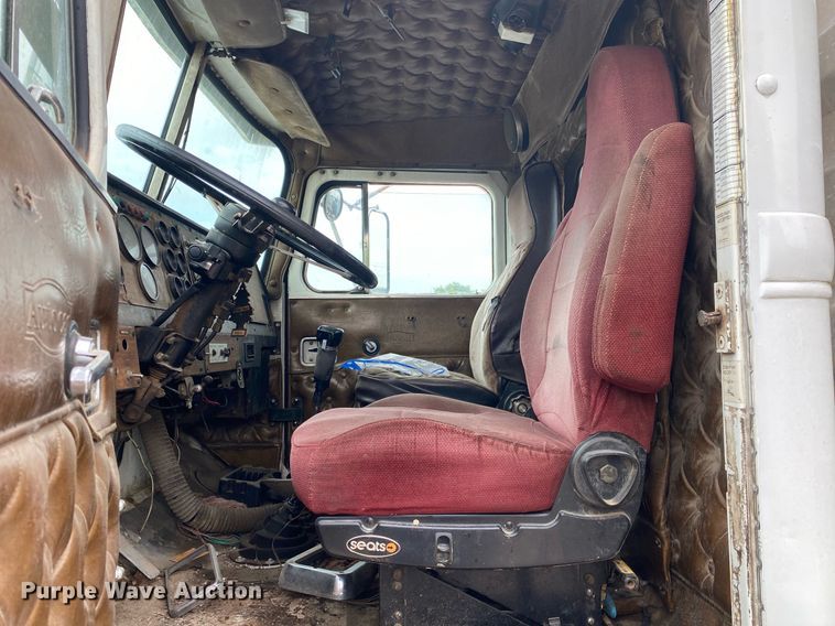 image for item DI7750 1985 Autocar AT  semi truck