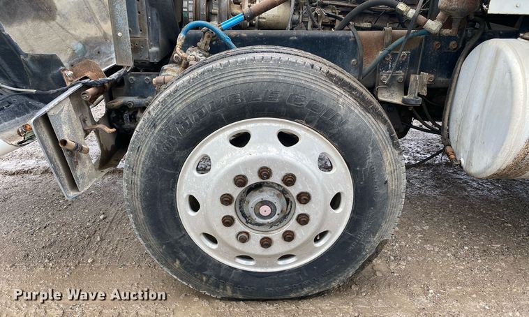 image for item DI7750 1985 Autocar AT  semi truck