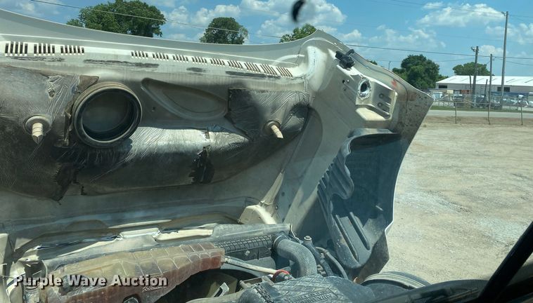 image for item DI7814 2015 Freightliner Cascadia  semi truck