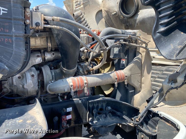 image for item DI7814 2015 Freightliner Cascadia  semi truck