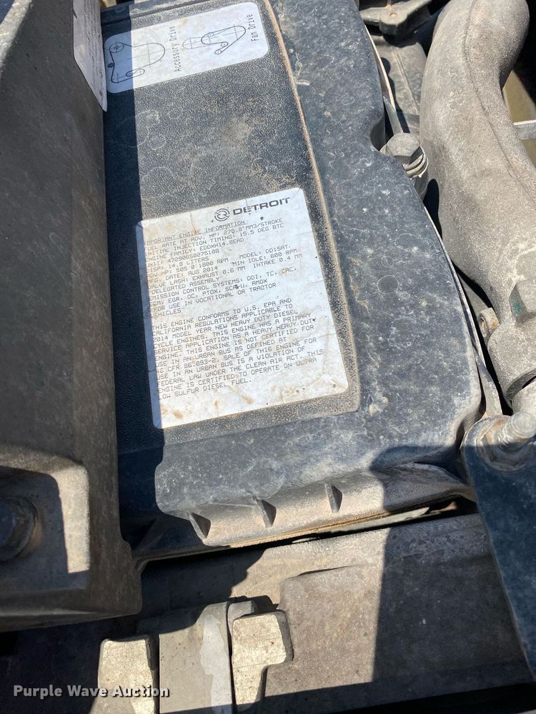 image for item DI7814 2015 Freightliner Cascadia  semi truck