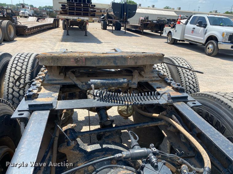 image for item DI7814 2015 Freightliner Cascadia  semi truck