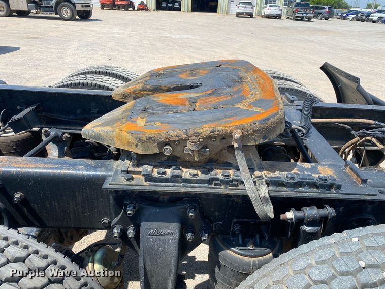 image for item DI7814 2015 Freightliner Cascadia  semi truck