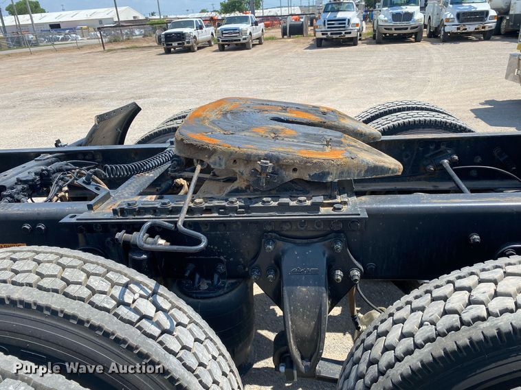 image for item DI7814 2015 Freightliner Cascadia  semi truck